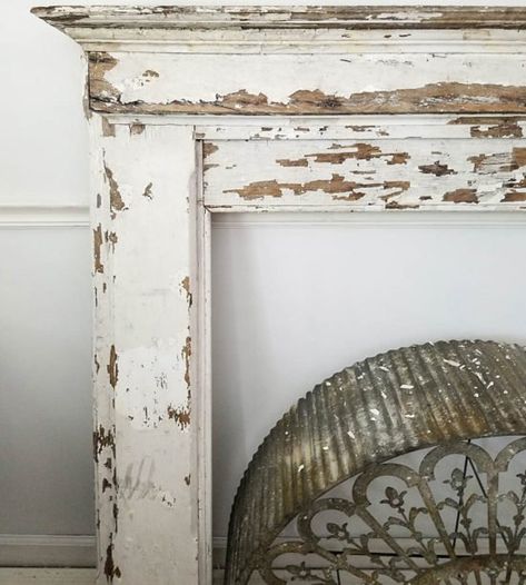 How To Chippy Paint With Furniture Paint | House&Canvas DIY Blog Upcycling, Chippy Paint Technique, Chippy Painted Furniture, Old Window Frames, Painted Benches, Painted Cabinets, Furniture Logo, Fixer Upper Style, Chippy Paint