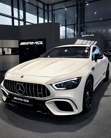 Luxury White Car, Best Sports Cars For Women, Mercedes Amg Coupe, Prom Cars, Kereta Sport, Wallpaper Hippie, Luxury Cars Mercedes, Tmax Yamaha, Luxury Car Photos