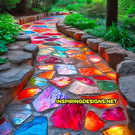 Fairy Tale House Exterior, Colorful Walkway Pathways, Creative Garden Paths, Brick Garden Ideas, Outdoor Mosaic, Glass Projects, Stained Glass Garden, Stone Garden, Garden Decor Crafts