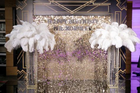 Great Gatsby Room Decor, Gatsby Party Ideas Decoration, Great Gatsby Backdrop Ideas, Great Gatsby Photo Backdrop, Gatsby Photo Backdrop, Gatsby Centerpiece Ideas, The Great Gatsby Party Theme, Gatsby Themed Party Decorations, Great Gatsby Backdrop