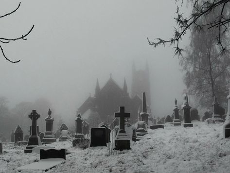 Gothic Southern, Graveyard Background, Paradis Sombre, Baba Jaga, Gothic Aesthetic, Goth Aesthetic, Six Feet Under, Gothic Architecture, Dark Photography