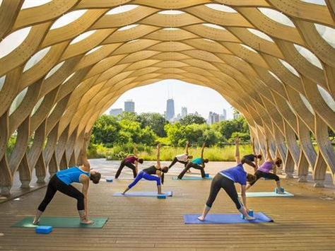 Yoga for design Outside Yoga, Yoga Pavilion, Chicago Sightseeing, Jeanne Gang, Chicago Street Style, Toddler Yoga, Yoga Area, Outdoor Meditation, Workouts Outside