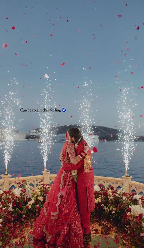 Asthetic Indian Wedding, Arab Indian Wedding, Indian Couple Mandir Aesthetic, Wedding Goals Indian, Aesthetic Wedding Indian, Wedding Aesthetics Indian, Dream Indian Wedding, Dream Wedding Indian, Wedding Indian Aesthetic