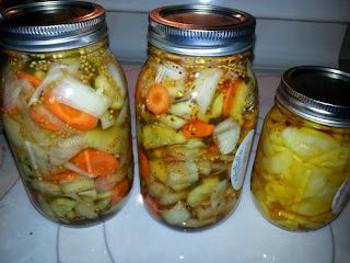 Pickle Onions Recipe, Hawaiian Dishes, Appetizers Easy Finger Food, Homemade Pickles, Pickled Veggies, Favorite Cookbooks, Cucumber Recipes, Urban Homesteading, Pickled Vegetables