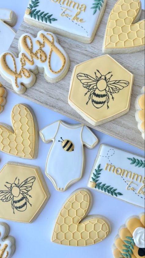 Momma To Bee, Honey Bee Baby Shower Theme, Bee Baby Shower Cake, Bee Baby Shower Decoration, Bakery Treats, Honey Bee Baby Shower, Bee Cookies, Baby Shower Theme Decorations, Theme Inspiration