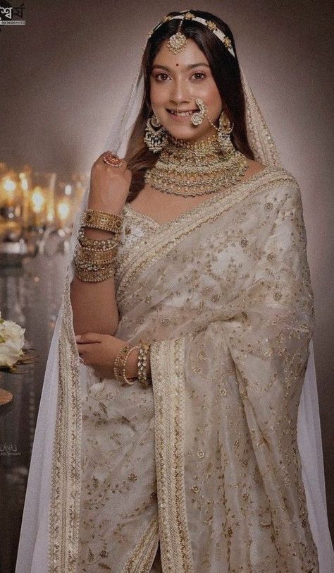 ABHYANSH SINGH RANAWAT, the most feared man in the country, was crown… #romance #Romance #amreading #books #wattpad Offwhite Color Dress, White Saree Bride Indian, Gold Wedding Saree Bridal Sari, White And Gold Bridal Saree, Ivory Wedding Saree, Wedding White Saree Brides, Off White Saree Wedding, Off White Bridal Saree, Engagement Look For Bride