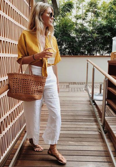 40 Amazing White Wide Leg Pants Outfit Ideas to Try This Summer | See ALL outfits at Lovika White Wide Leg Pants Outfit, Linen Pants Outfit, Wide Leg Pants Outfit, Wide Leg Pants Outfits, White Wide Leg Pants, Summer Pants Outfits, Leg Pants Outfit, Yellow Shirt, Spring Outfits Women