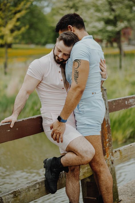 Photos In Nyc, Gay Wedding Photography, Brooklyn Wedding Photos, Couples Kiss, Nyc Wedding Photos, Nyc Engagement, Men Kissing, Lgbt Love, Gay Romance