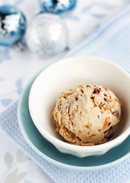 15 Festive Winter Ice Creams Christmas Pudding Ice Cream, Holiday Ice Cream, Ice Creamery, Christmas Ice Cream, Tasty Ice Cream, Holiday Desserts Christmas, Sorbet Ice Cream, Pudding Ice Cream, Popsicle Recipes