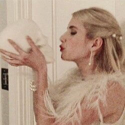 Chanel Oberlin Chanel Oberlin Icons, Chanel Oberlin Aesthetic, Scream Queens Aesthetic, Chanel Oberlin Outfit, Scream Queens Chanel Number 3, Chanel Scream Queens, Chanel Oberlin, Chanel #1, Queen Aesthetic