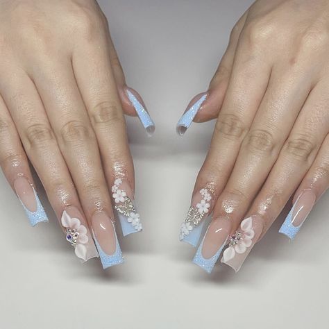 ig: nailsxnatt_ Sweet 15 Nail Designs, Nails For Sky Blue Dress, Quince Nails Blue Short, Nails For Light Blue Dress Prom, Light Blue Nails Medium Length, Light Blue Graduation Nails, Cinderella Theme Nails, Light Blue Nail Inspo Acrylic, Quince Makeup Light Blue