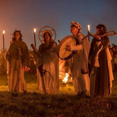 Bealtaine Fire Festival | Hill of Uisneach, Ireland | May | Spring | wildroutesireland Samhain Festival Ireland, Celtic Culture Aesthetic, Medieval Festival Aesthetic, Samhain Ireland, Appalachia Folklore, Tribe Aesthetic, Wasteland Party, Italian Witch, Dark Irish