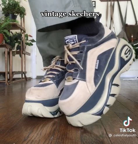 Vintage Skechers Jammers, Vintage Skechers, Sketchers Shoes, Skechers Sneakers, Baggy Shorts, Moving Image, Skechers Shoes, New Balance Sneaker, Vintage Shoes