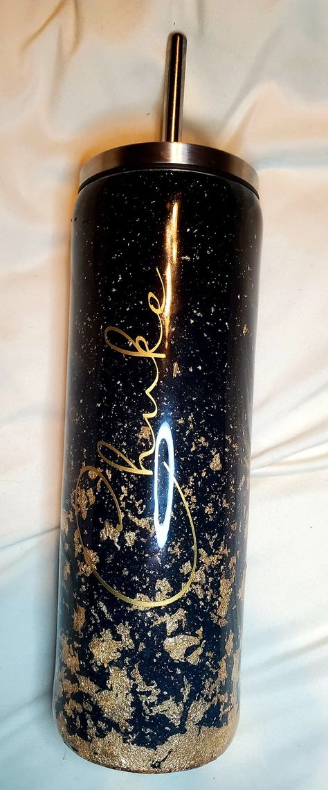 Black Tumblers With Vinyl Ideas, Black And Gold Glitter Tumbler, Black And Gold Tumbler Ideas, Gold Glitter Tumbler Ideas, Black Epoxy Tumbler Ideas, Black Glitter Tumbler Ideas, Black Tumbler Ideas, Coffee Tumbler Ideas, Black And Gold Tumbler