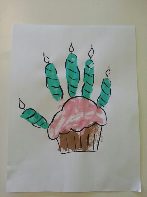 Handprint Cupcakes.. :) Handprint Cupcake, Candy Pictures, Nana Birthday, Birthday Card Craft, Daycare Crafts, Handprint Art, Finger Painting, Kids Hands, Hand Print