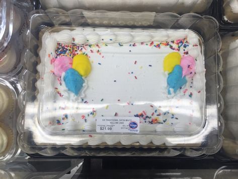 Pictures Of Cakes From Grocery Stores 2000s Grocery Store Cakes, Store Bought Birthday Cake, Grocery Store Birthday Cake, Walmart Cake, Grocery Store Cake, Walmart Cakes, Nostalgic Food, Pictures Of Cakes, Aesthetic Desserts