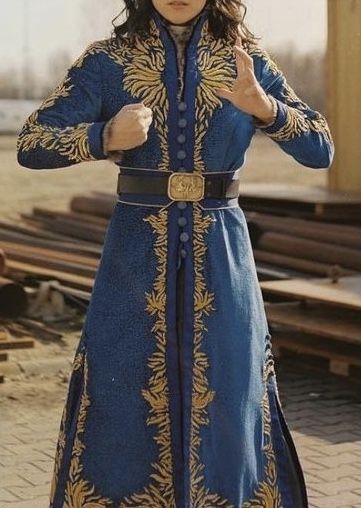 Medieval Clothing Royal, Medieval Attire, Mage Robes, Witch Outfits, Chest Tattoo Ideas, Wizard Robes, Dramatic Dresses, Embroidery Workshop, Kaz Brekker