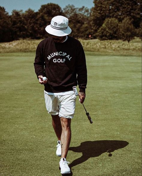 Stylish Golf Outfits Men, Golf Clothing Brand, Trendy Golf Outfits Men, Golf Apparel Photography, Mens Golf Attire, Casual Golf Outfit Men, Fall Golf Outfits Men, Golf Mens Fashion, Men’s Golf Attire