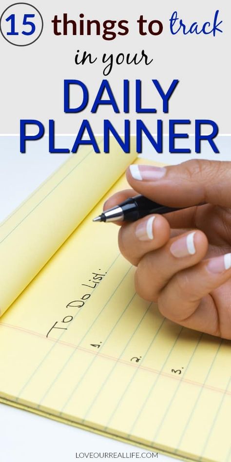 Are you wondering 'what can I track in a planner'? I have a list of 15 things you can add to your daily planner to help you stay more organized with your busy life! #dailyplanner #tracker #listsforplanner Organized Planner, Life Planner Organization, Digital Bullet Journal, Planner Tips, More Organized, Planner Inspiration, Time Life, Busy Family, Diy Planner