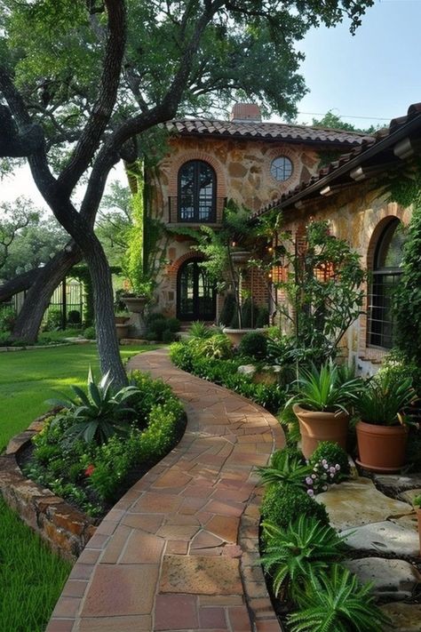 Functional Backyard, Woodland House, Spanish Villa, Dream Life House, House Floor Design, Backyard Landscaping Ideas, Spanish Style Homes, Garden Rooms, Countryside House