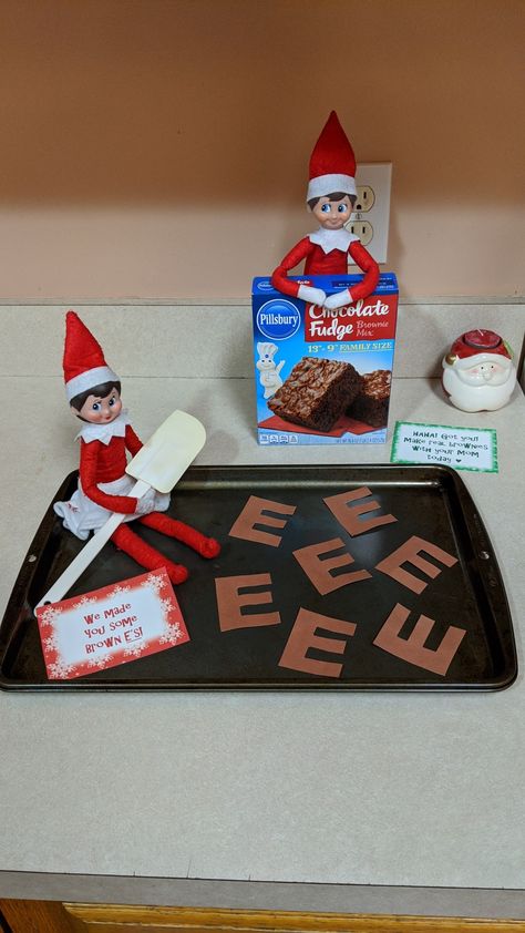 Elf on the shelf make brown E's Elf On The Shelf Ideas Fast And Easy, Natal, Elf On The Shelf Positive Behavior, Elf’s Are Back Ideas, Elf On The Shelf Brownie Ideas, New Elf On The Shelf Ideas Easy, Elf’s Return Ideas, Elf One The Shelf Ideas, Elf Brown E