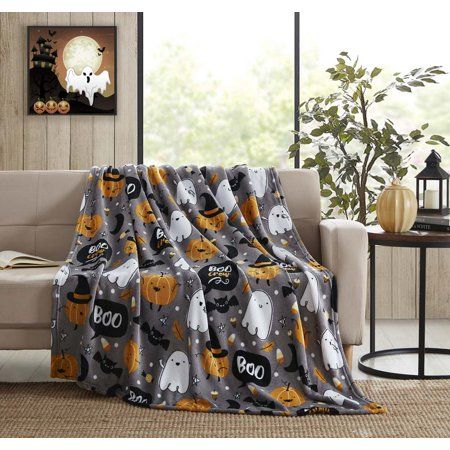 Grey Pumpkin, Sofa Bed Living Room, Halloween Room Decor, Flannel Bedding, Halloween Blanket, Boo Crew, Lightweight Blanket, Halloween Vintage, Ghost Pumpkin