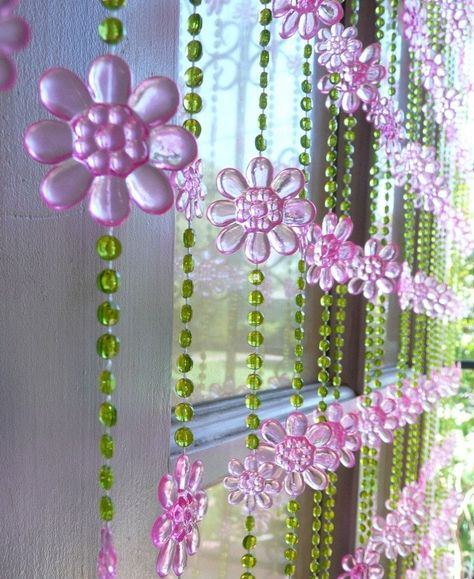 Pink & Lime Green Daisy Beaded Curtain -- Flowers Angelic Room, New Yorker Loft, Door Beads, Beaded Curtain, Bohemian Life, Green Daisy, Vehicle Decor, Hanging Door, Retro Daisy