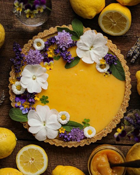 Lavender Dessert Recipes, Lavender Tart, Lavender Dessert, Love Herbs, Peach Jelly, Lavender Cake, Tarts Crust, Pink Lemon, Lemon Tart