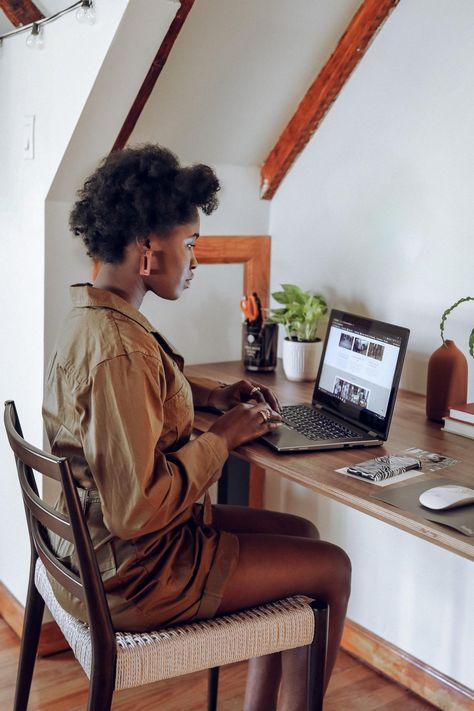 Woman At Desk Aesthetic, Job Aesthetic Black Women, Black Woman Work Aesthetic, Black Women Office Aesthetic, Work From Home Black Women, Wfh Black Women, Black Woman Home Office, Black Women Tech, Work From Home Aesthetic Black Woman