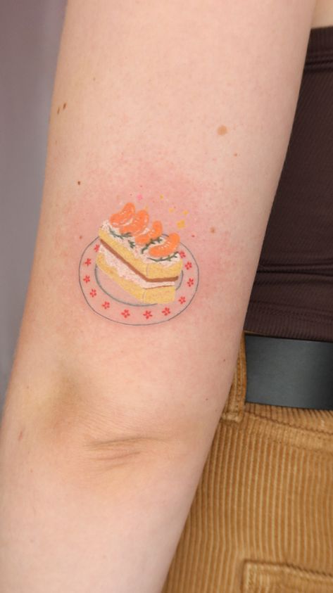 Carrot Cake Tattoo, Mini Cake Tattoo, Strawberry Cake Tattoo, Cute Color Tattoos, Cake Tattoo Ideas, Baguette Tattoo, Pastry Tattoo, Butter Tattoo, Cake Tattoo