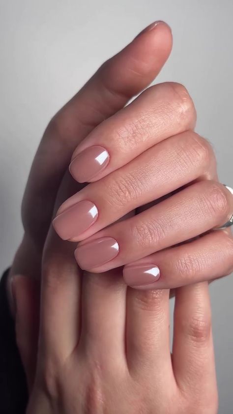 15 Best Glazed Nails to Inspire You Soft Pastel Nails, Champagne Dip Nails, Warm Pink Nails, Taupe Nails Designs, Glazed Nails, Taupe Nails, 2023 Nails, Subtle Nails, Beige Nails