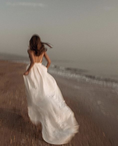 Wedding Pictures Beach, Beach Editorial, Debut Photoshoot, Dreamy Photography, Beach Photography Poses, Beach Shoot, Beach Bride, Beach Bridal, Bridal Photoshoot