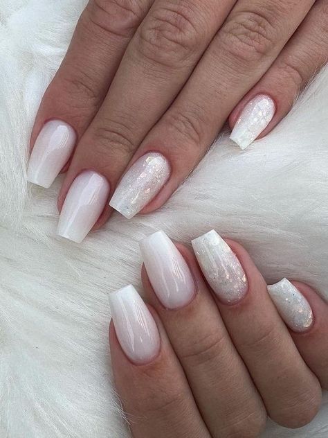 Summer Nail White, Milky White Nails, Nail Extensions Acrylic, Nail White, White Gel Nails, Nagellack Trends, Milky Nails, Gold Glitter Nails, White Glitter Nails