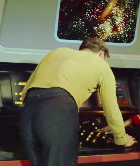 Jim Kirk, Star Trek Crew, For The Plot, Spock And Kirk, Star Treck, Star Trek Cast, Star Trek 1966, Star Trek Episodes, James T Kirk