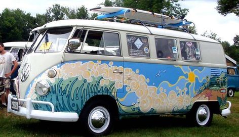 Combi Hippie, Hippie Vans, Van Project, Vans Painted, T6 California, T1 Bus, Volkswagen Vans, Vw Westfalia, Hippie Car