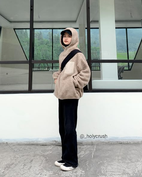 Hijab Fashion Hoodie, Style Hoodie Hijab, Hoodie Hijab Style, Hijab Hoodie Outfit, Outfit Hijab Hoodie, Hoodie Hijab Outfit, Hoodie Outfit Hijab, Ootd Jaket, Hoodie Hijab