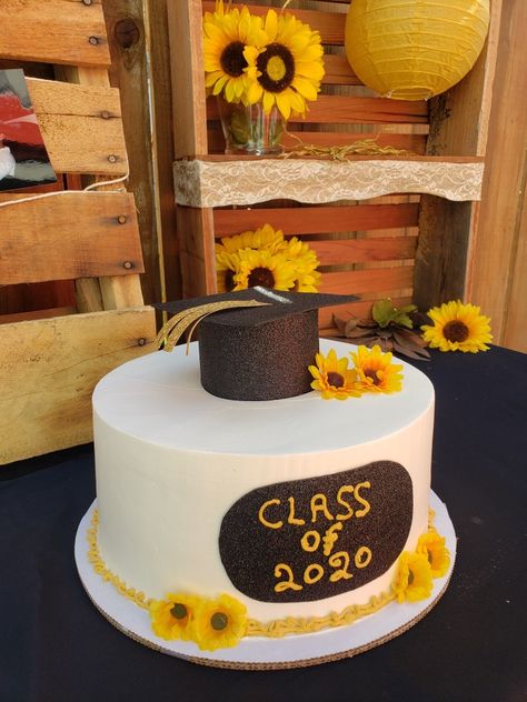 Sunflower Graduation Cakes, Sunflower Cake, Graduation Cake, Graduation Cakes, Graduation Ideas, Floral Theme, Graduation Party, Sunflower, Party Ideas