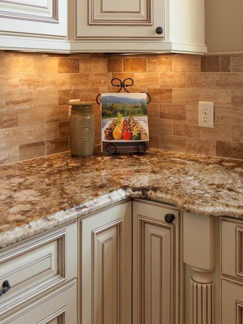 I do like this color of cabinet Countertop Corners, Tuscan Design, Tuscan Kitchen, Tuscan Decorating, Kitchen Decorating, Kitchen Redo, Clever Storage, Stylish Kitchen, Cottage Kitchen