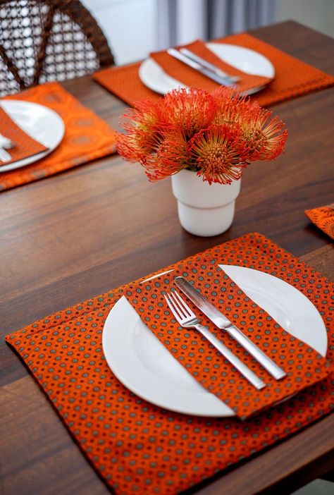 Reversable Shweshwe Cotton Padded Placemats Traditional African Colors African Table Settings Ideas, Fabric Decoration Ideas, Lobola Decor Ideas, African Table Decor, South African Decor, African Fabric Accessories, Reception Decoration Ideas, African Kitchen, Shweshwe Fabric