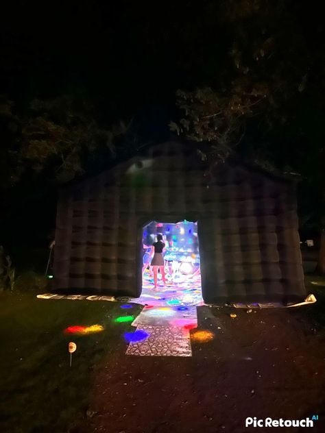 Inflatable Club Party, Inflatable Night Club, 21st House Party Ideas, Inflatable Club, 16 Wishes, Club Birthday Party, Disco Birthday, Birthday Club, 24th Birthday