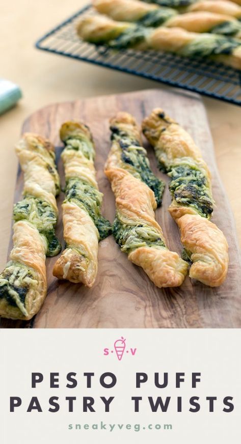 Pesto Puff Pastry, Pastry Twists, Puff Pastry Twists, Savory Puff Pastry, Pesto Cheese, Cheese Puff Pastry, Savory Pastry, Savoury Baking, Puff Pastry Recipes