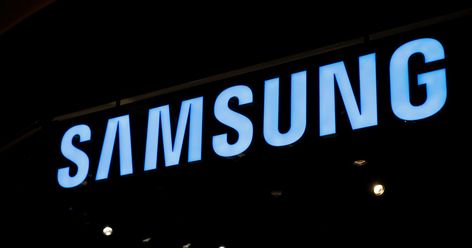 Watch Samsung's Galaxy Unpacked 2018 event right here! Samsung Electronics, Group Picture, Blue Streaks, Group Pictures, Live Streaming, Batteries, Light Box, Blog Posts, Samsung Galaxy