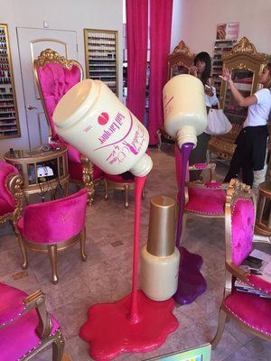 Giant Nail Polish Bottle, Nail Pop Up Shop Ideas, Nails Salon Decoration, Home Nail Salon Ideas, Modern Nail Salon, Nail Room Ideas, Kids Salon, Nail Salon Interior Design, Nail Salon Interior