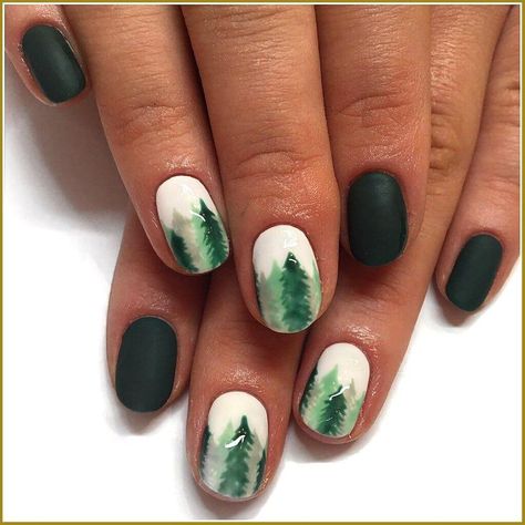 100+ Gorgeous Nail Art Designs To Try In 2023-2024 - Pyaari Weddings Christmas Toenails, Christmas Tree Nail Designs, Skill Learning, Christmas Tree Nail Art, Tree Nail Art, Nail Hacks, Christmas Tree Nails, Christmas Gel, Bridal Nail Art