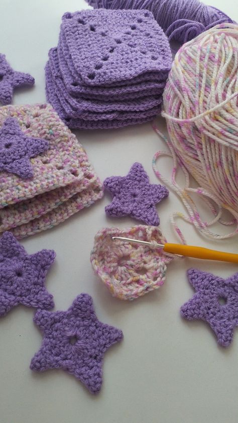 crochet purple pink cute stitch granny squares stars hook pretty aesthetic Aesthetic Pictures Purple, Crocheting Aesthetic, Crochet Purple, Purple Crochet, Crochet Aesthetic, Pretty Aesthetic, Crochet Stars, Cute Stitch, Crochet Inspo