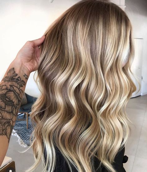 Ribbon blond is taking over as the prettiest way to highlight hair for spring. Here's what you need to know about the trend. Long Hair Color, Low Maintenance Hair, Makeup Style, Tape In Hair Extensions, Hair Color Balayage, Hair Tutorials, Natural Hair Color, Hair Color Trends, Blonde Balayage