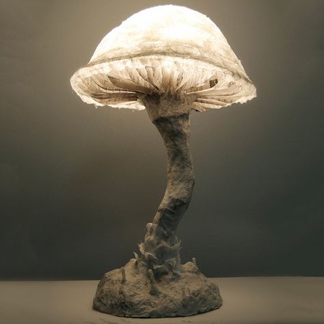 Paper Mache Mushroom Lamp Diy Lampe, Paper Mache Sculpture, Handmade Lamps, Light Sculpture, Unique Tables, Mushroom Lamp, Cool Ideas, Handmade Home Decor, Handmade Home