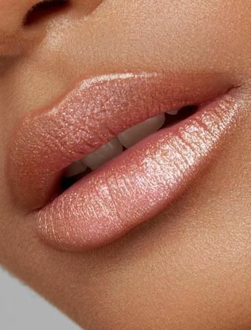 Kylie Lipkits, Lipstick Kylie, Metallic Liquid Lipstick, Matte Lipstick Shades, Kylie Baby, Metallic Liquid, Kylie Skin, Long Shiny Hair, Chanel Lipstick