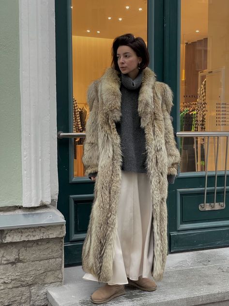 Winter Outfit 2022, Vintage Fur Coat, Outfit 2022, Fur Coat Vintage, Vintage Fur, Tallinn, Fur Fashion, Silk Skirt, Winter Outfit