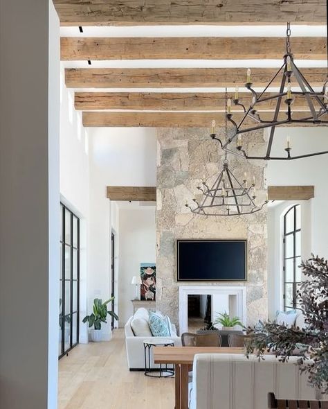 Doro's Unique Flooring on Instagram: "Home is wherever I’m with you. ❤️ We’re in love with this Hill Country haven featuring our hand-hewn reclaimed beams and European white oak floors for the perfect rustic charm. #DorosFlooring  Designer: @blueberryjonesdesign  Builder: @vitekmciver Architect: @vsivanguard Photographer: @averynicolephoto  #livingroomdesign #livingroom #woodbeams #woodflooringexpert #woodflooringdesign #reclaimedwood #houstonwoodworker" Faux Beams Vaulted Ceiling, White Oak Beams, Coffered Ceiling Family Room, Reclaimed Wood Beams Ceiling, Beam House, Stone Fireplace Designs, European White Oak Floors, Reclaimed Beams, Fireplace Designs